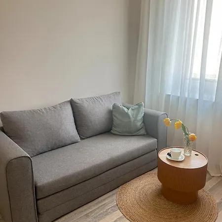 Juna In Apartment